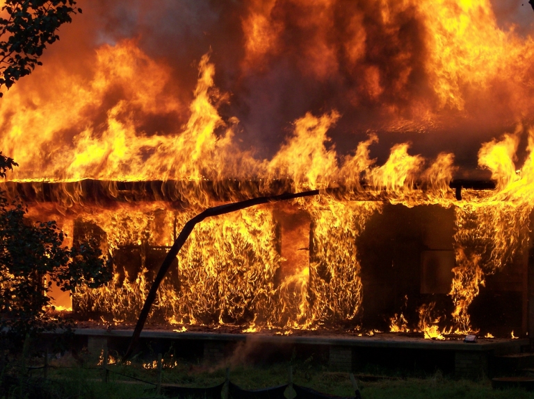 Brandgefährlich: Jährlich verunglücken rund 30 Personen bei Wohnungsbränden tödlich
