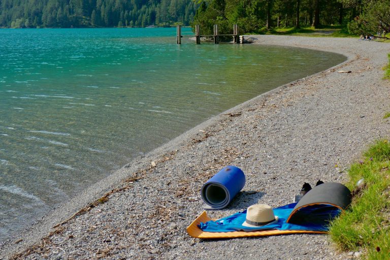 Was tun gegen Diebstahl im Freibad oder am Badesee?