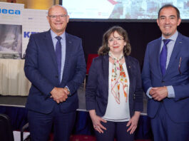 Patrick Delaney (CIECA-Präsident), Doris Wendler (KFV-Präsidentin), Christian Schimanofsky (KFV-Geschäftsführer) lächeln in die Kamera