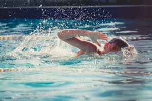 Schwimmtraining im Hallenbad