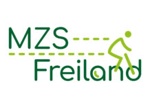 Ein Logo mit dunkelgrüner Schrift "MZS Freiland" und einem hellgrünen Radfahrenden.
