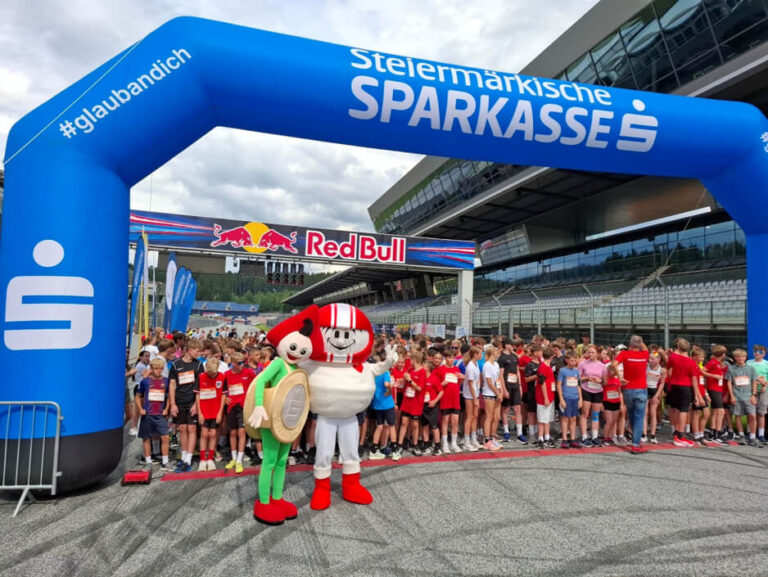 KFV mit Helmi beim Sparkassen Businesslauf 2026