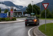 Kreisverkehr: Jedes dritte Kfz blinkt falsch oder gar nicht