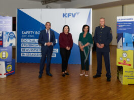 V.L.N.R.: Mag. Christian Schimanofsky (KFV), Elisabeth Meixner, BEd (Bildungsdirektorin Stmk), Dr. Maria Knauer-Lukas (Leiterin Verkehrssicherheit Land Stmk.), Oberst Klaus Rexeis (Landesverkehrsabteilung Stmk) © KFV/APA Fotoservice/ Michael Ferlin-Fiedler