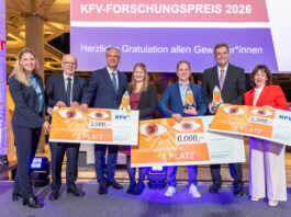Im Bild v.l.n.r.: Dr. Johanna Trauner-Karner, Geschäftsführerin des KFV, Mag. Christian Eltner, Generalsekretär des VVO, Mag. Klaus Scheitegel, Vizepräsident des VVO, Zweitplatzierte DI Dr. Martina Hauser, Erstplatzierter Dr. Frederik Eisendle, Drittplatzierter Mag. Dr. Peter Spitzer, DI Doris Wendler, Präsidentin des KFV.